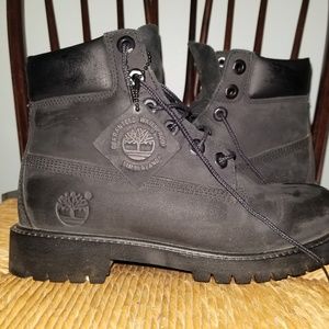 Boys Timberland boots size 4